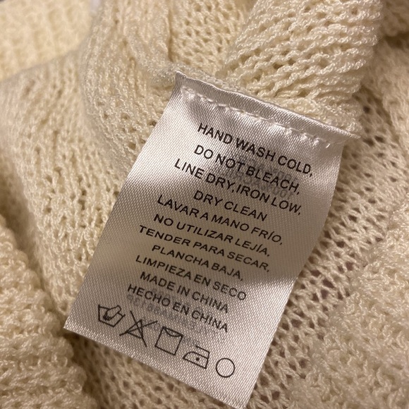 Emory Park Ivory Knit Crochet High Rise Elastic Waistband Size Small Short - Picture 4 of 5